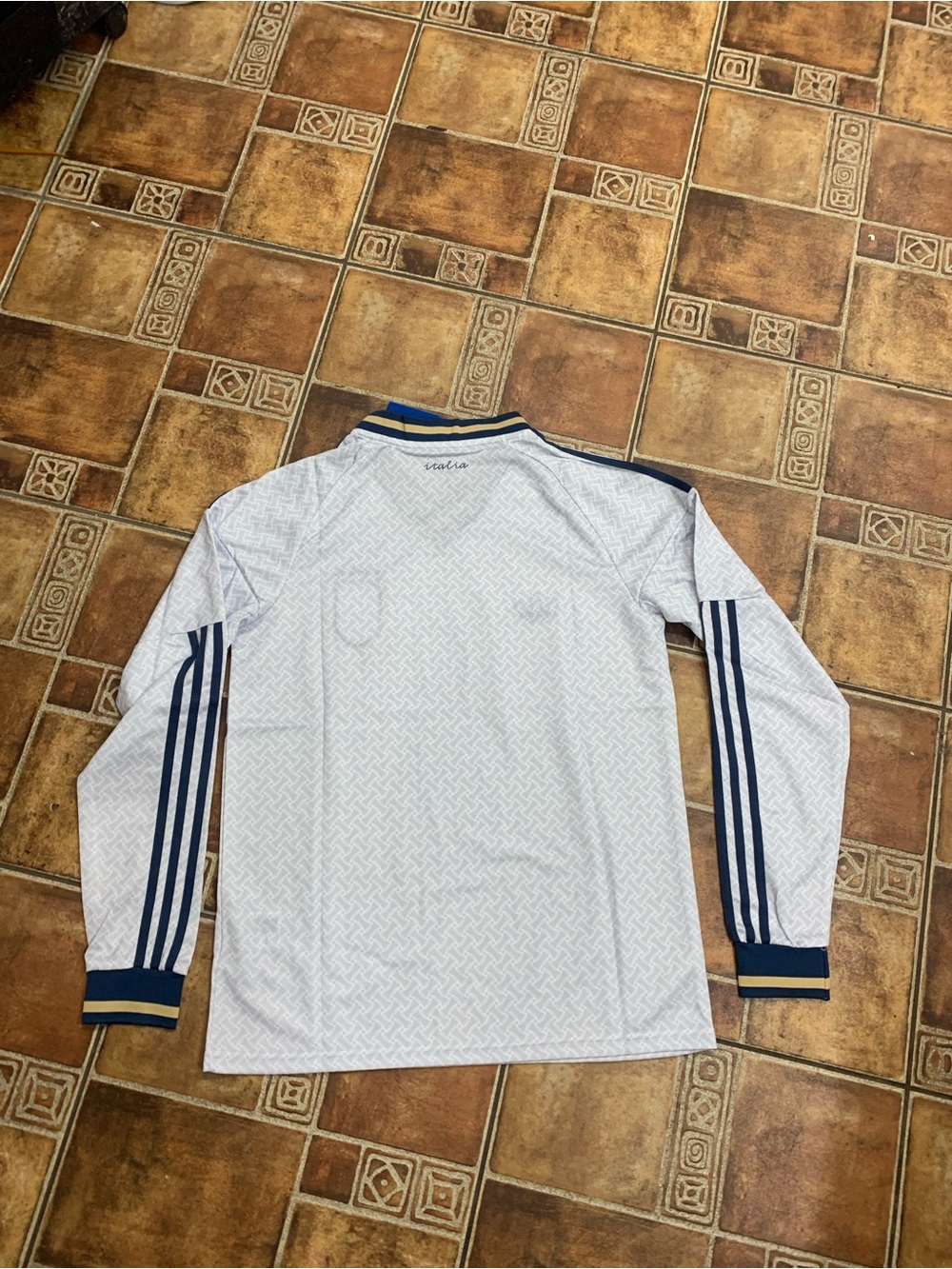 Adidas originals Italy 2026 World Cup long sleeve Jersey size M - Picture 5 of 6